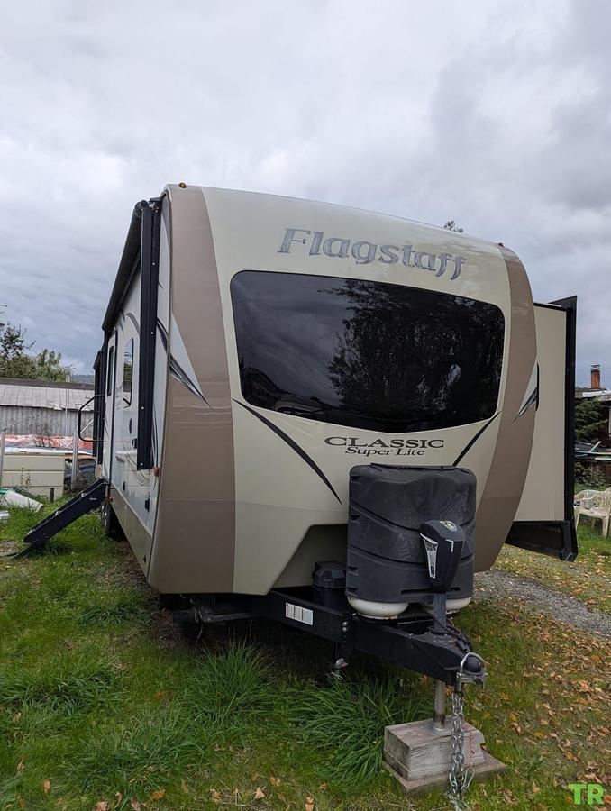 Used 2018 Flagstaff Superlite