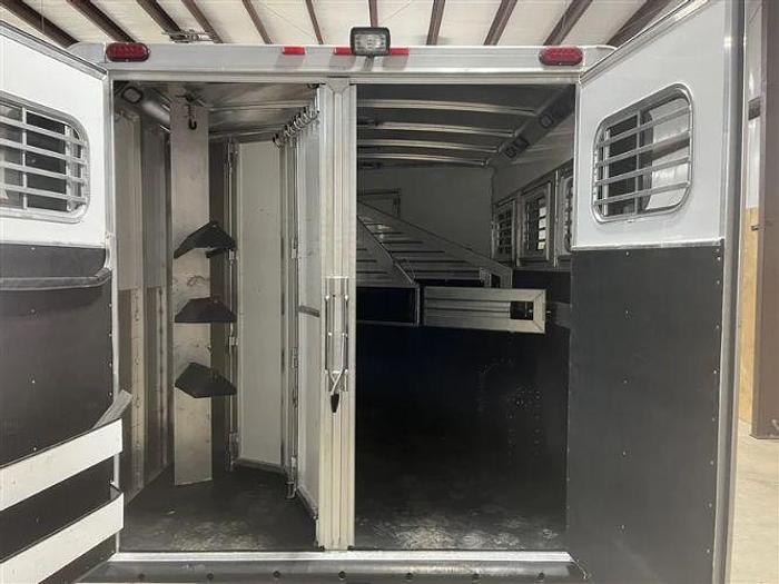 Used 2014 Elite 3 Horse Slant Load