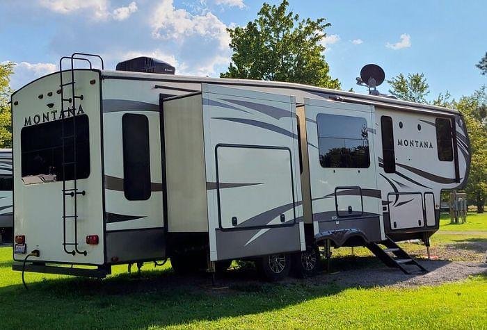 Used 2017 Keystone Montana Legacy 3661RL