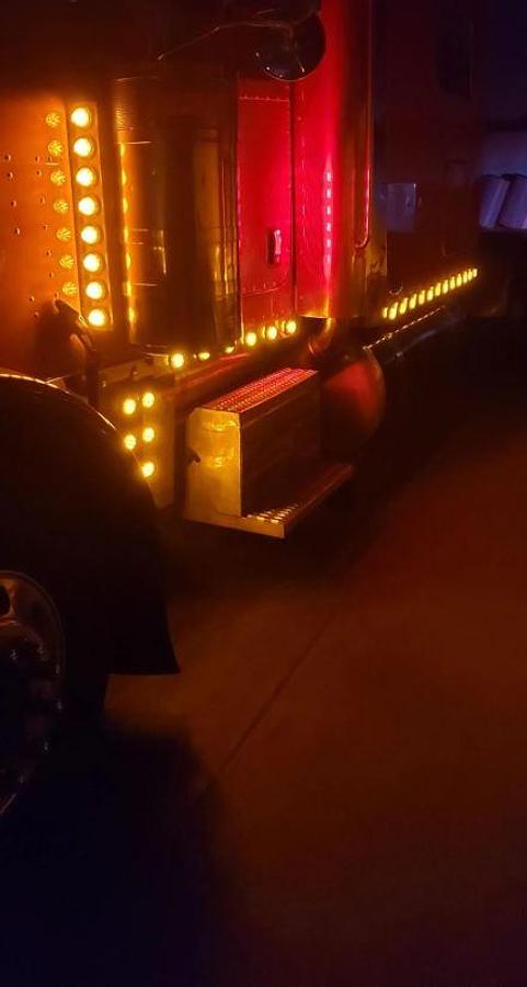 Used 2007 Peterbilt 379 EXHD Sleeper Semi Truck