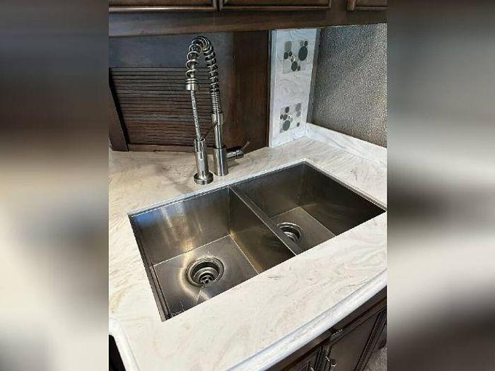 Used 2019 Newmar Ventana 4369