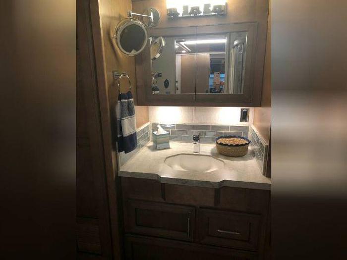 Used 2020 Newmar VENTANA 4037