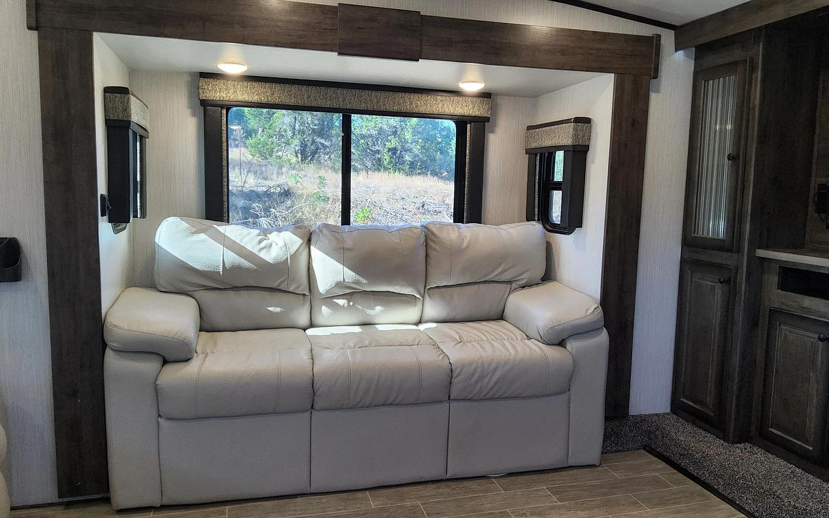 Used 2020 Heartland Bighorn Traveler 38FL Fifth Wheel