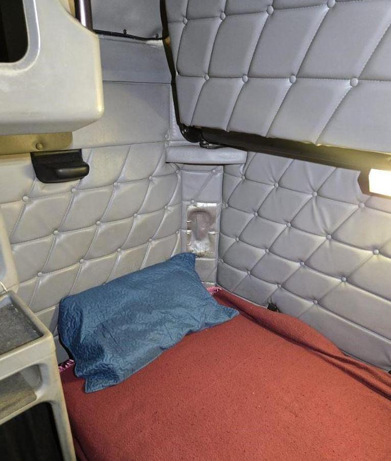 Used 1998 FREIGHTLINER FLD132 CLASSIC XL