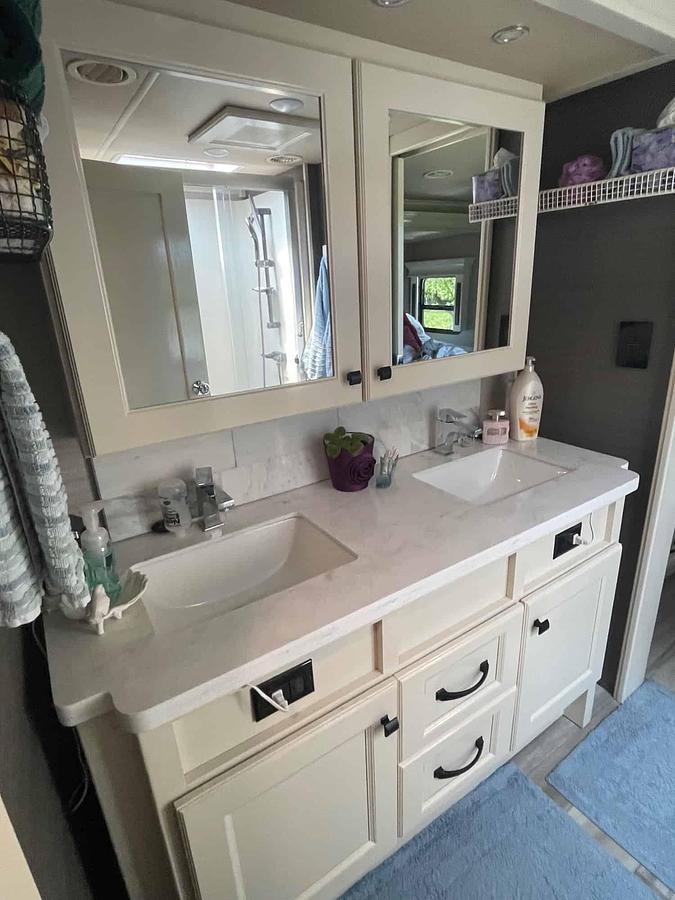 Used 2022 Vanleigh Beacon 390GBB