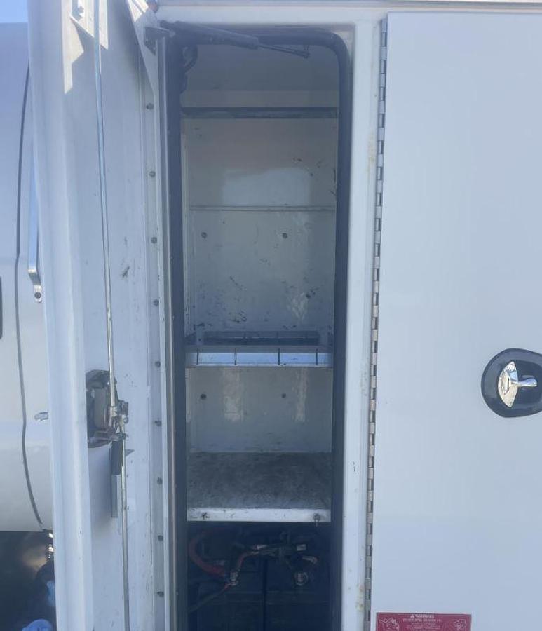 Used 2015 SUMMIT TRUCK BODIES 10620 MOUNTED ON 2015 FORD F750 XLT