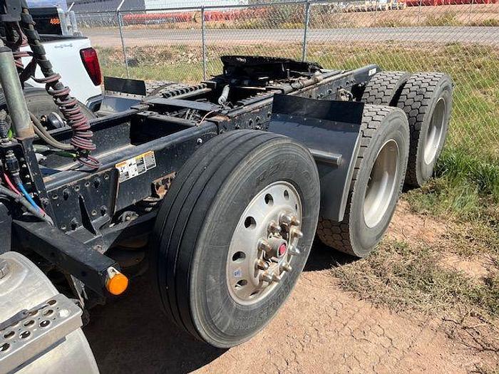 Used 2022 KENWORTH T880