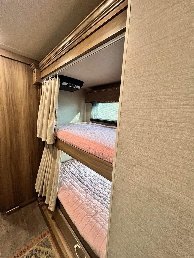 Used 2018 Jayco Seneca 37FS