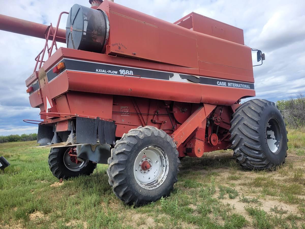Used 1992 CASE IH 1688 Combine