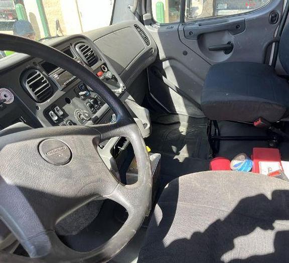 Used 2018 Freightliner Business Class M2 106