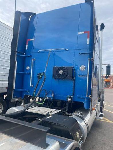 Used 2007 Freightliner FLD132 Classic XL