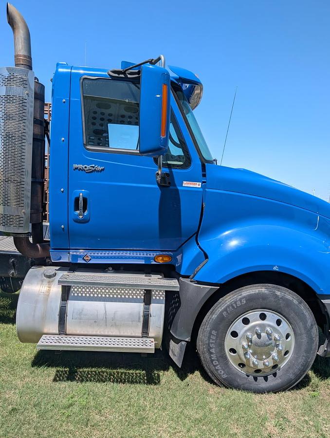 Used 2010 International Prostar Day Cab Semi Truck