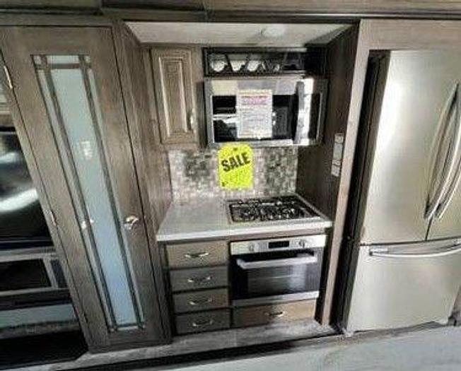 Used 2020 Keystone Montana 3721RL