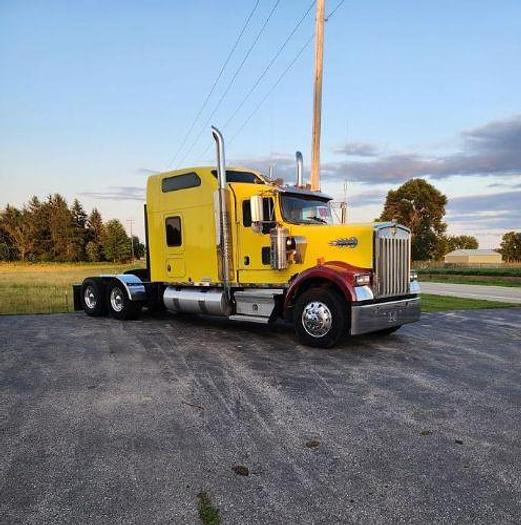 Used 2006 KENWORTH W900B with a 2006 Wilson Trailer