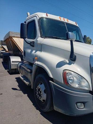 Used 2013 Freightliner Cascadia 125