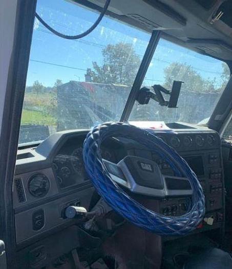 Used 2013 CATERPILLAR CT660