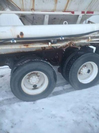 Used 1990 Freightliner FLD120