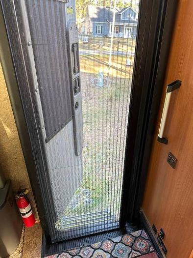 Used 2013 Winnebago Via 25Q