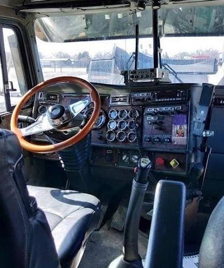 Used 2005 KENWORTH W900L