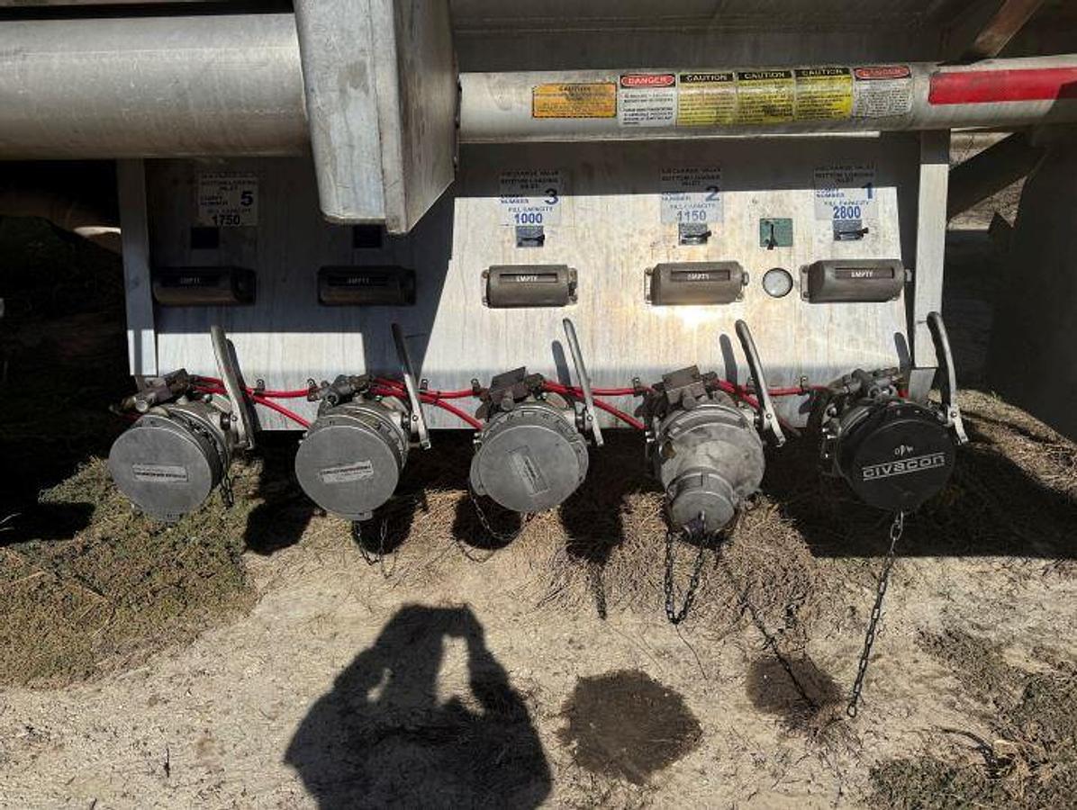 Used Youngs DOT 407 Multi-Compartment Tanker