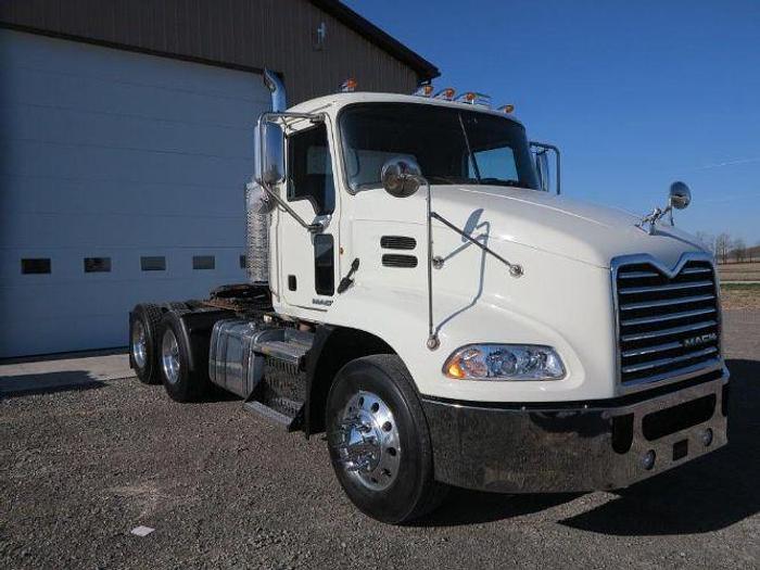 Used 2015 Mack Pinnacle CXU613