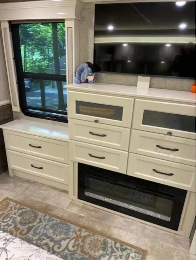 Used 2023 VanLeigh Beacon 41LKD Fifth Wheel