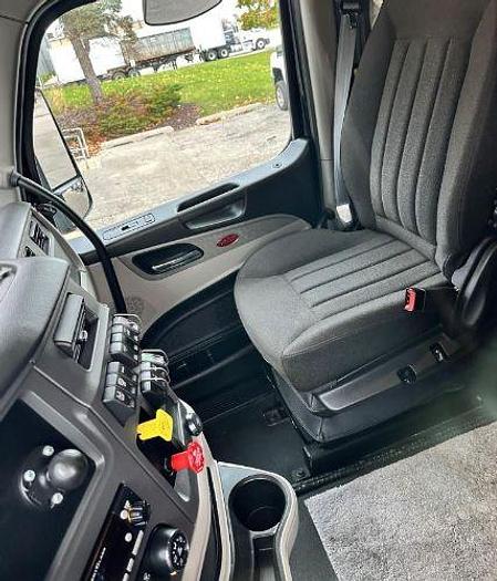 Used 2023 Peterbilt 579