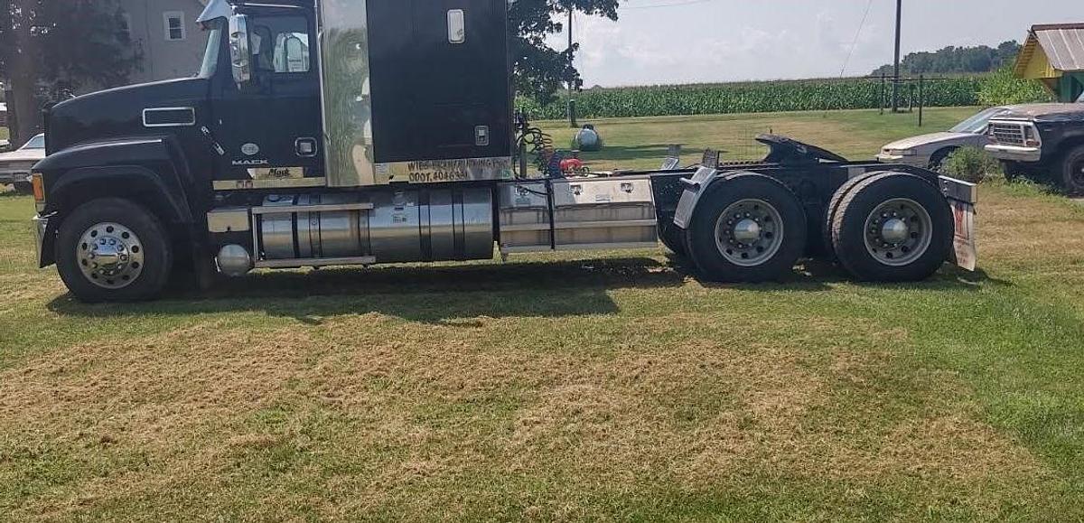 Used 2016 MACK PINNACLE CHU613 RAWHIDE