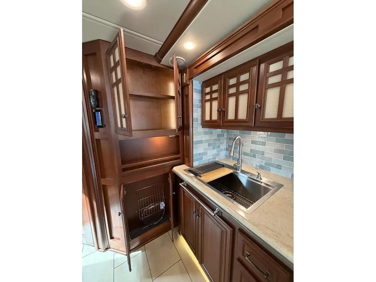Used 2015 Winnebago Itasca Ellipse 42HD