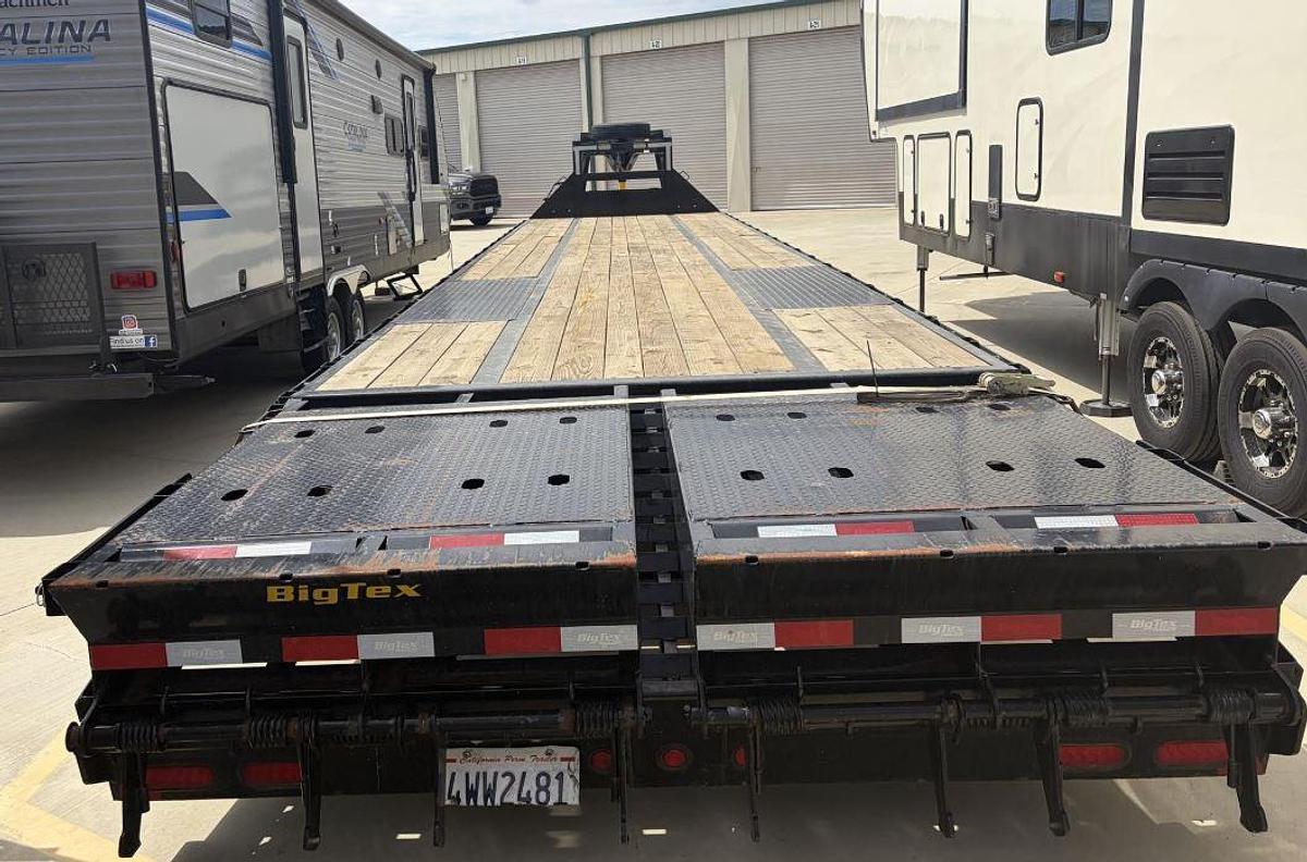 Used 2025 Big Tex 25GN Gooseneck Trailer