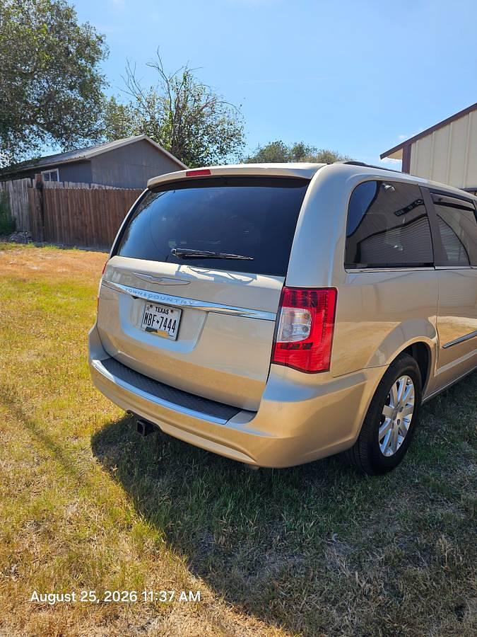 Used 2014 Chrysler Town And Country Van