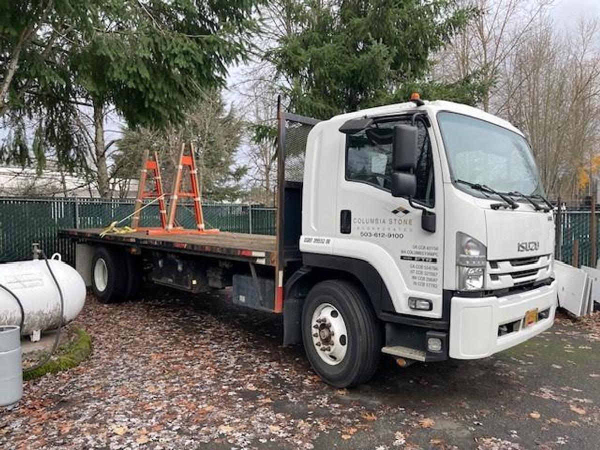 Used 2018 Isuzu FTR Flatbed Truck