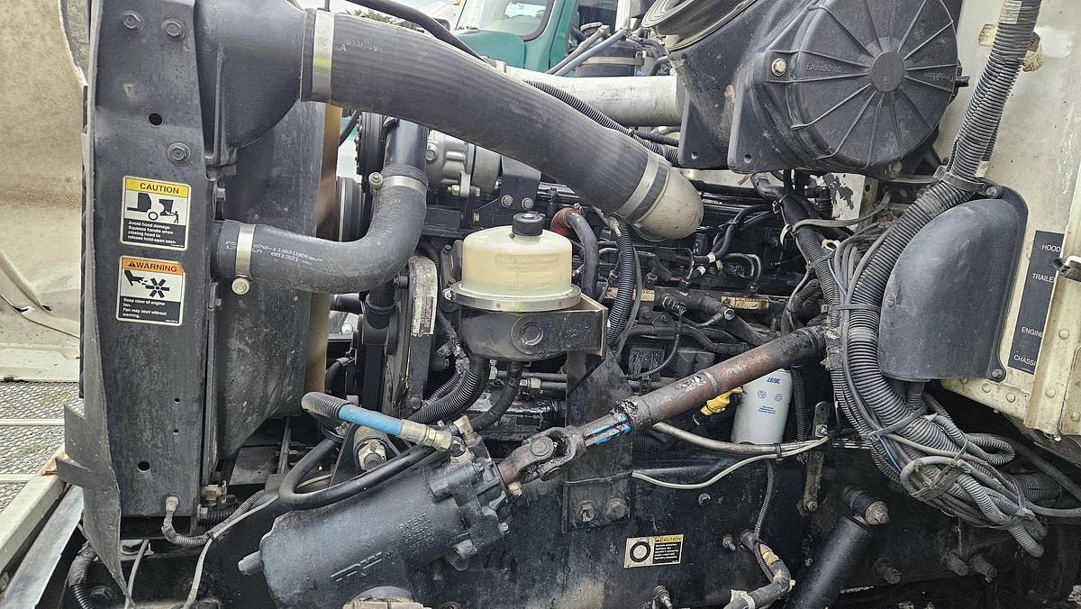 Used 2005 Peterbilt PB335