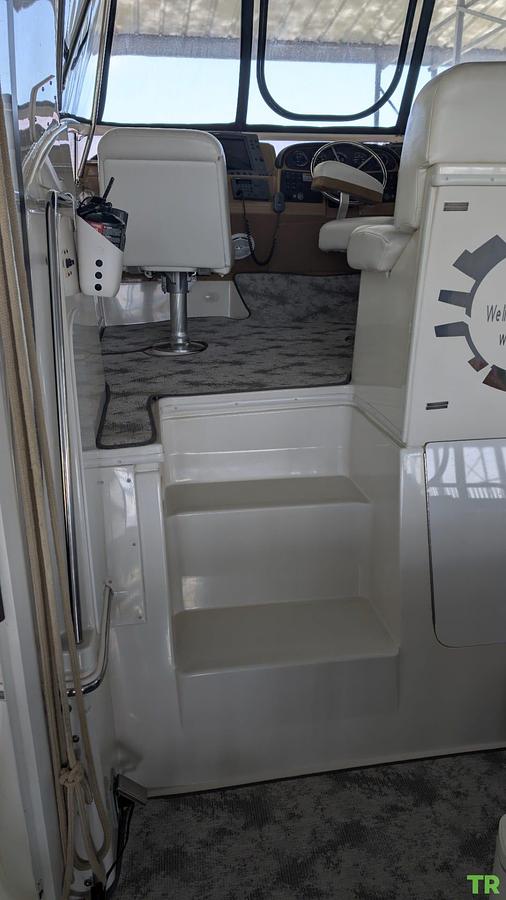 Used 2002 Carver 346 Motor Yacht