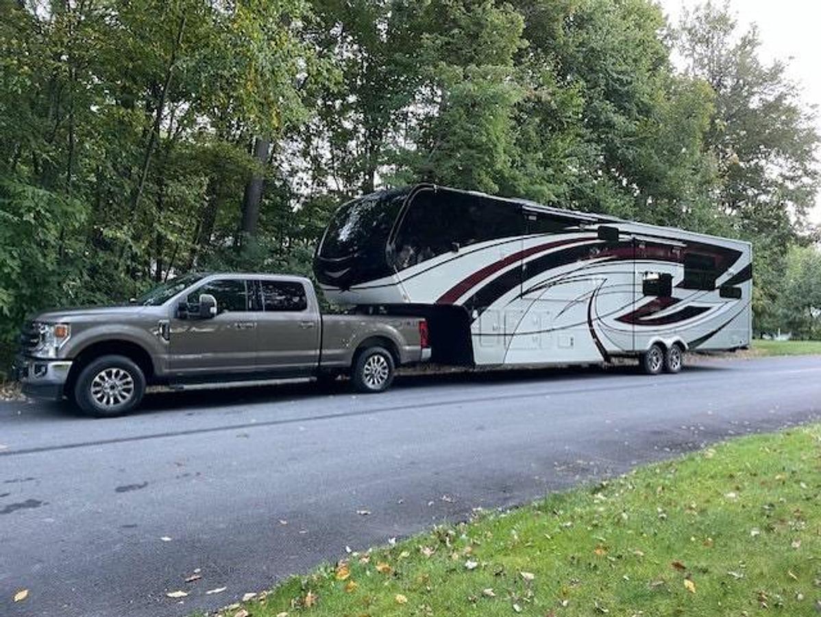 Used 2023 VanLeigh Beacon 41LKD Fifth Wheel
