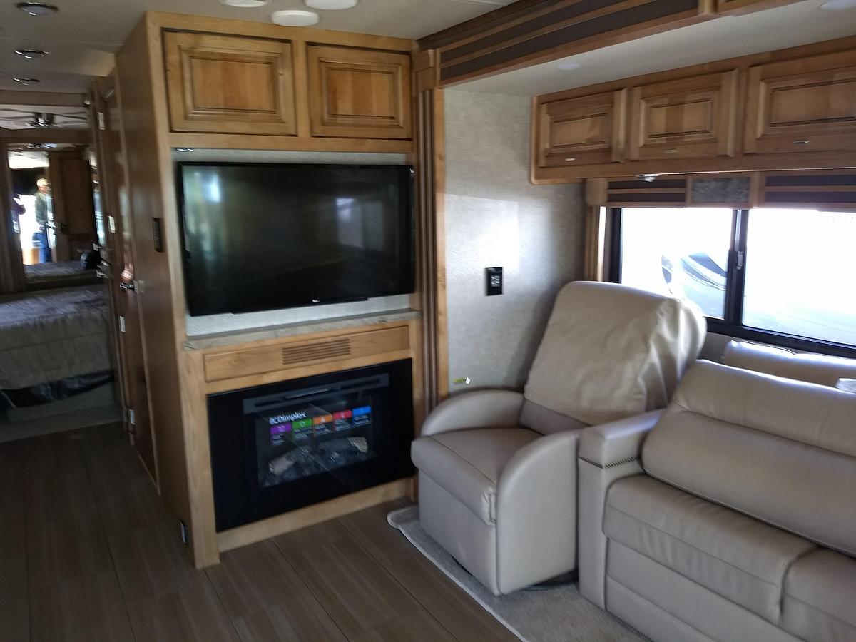 Used 2018 Tiffin Allegro Red 33AA