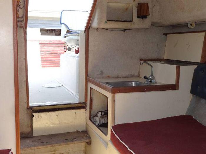 Used 1984 Tiara 25ft Boat