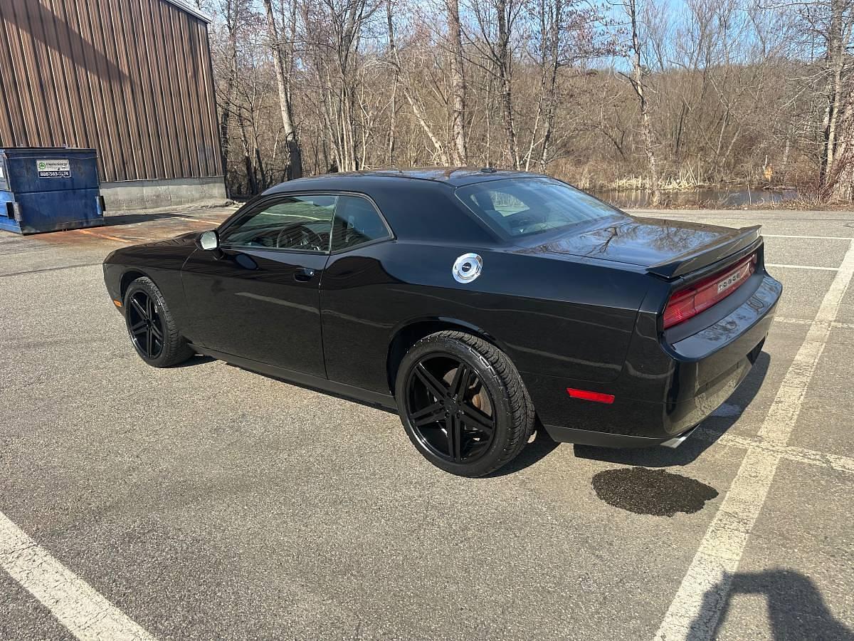 Used 2014 Dodge CHALLENGER SXT