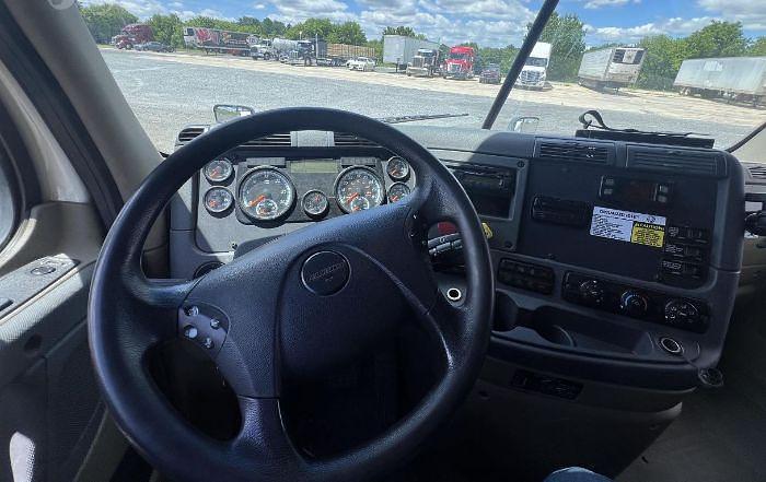 Used 2016 Freightliner Cascadia 125