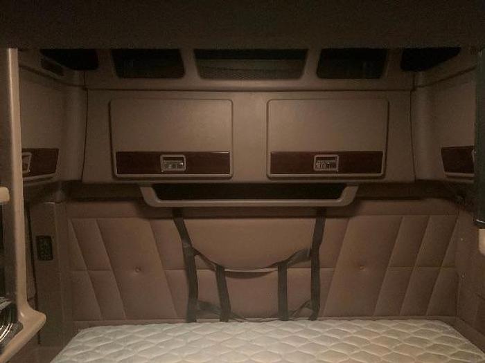 Used 2015 Peterbilt 389