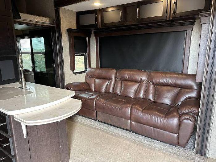 Used 2016 Keystone Raptor 352TS