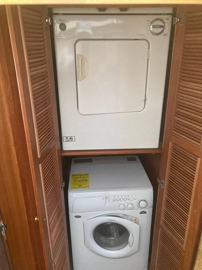 Used 2005 Monaco Signature Castle IV Class A Motorhome