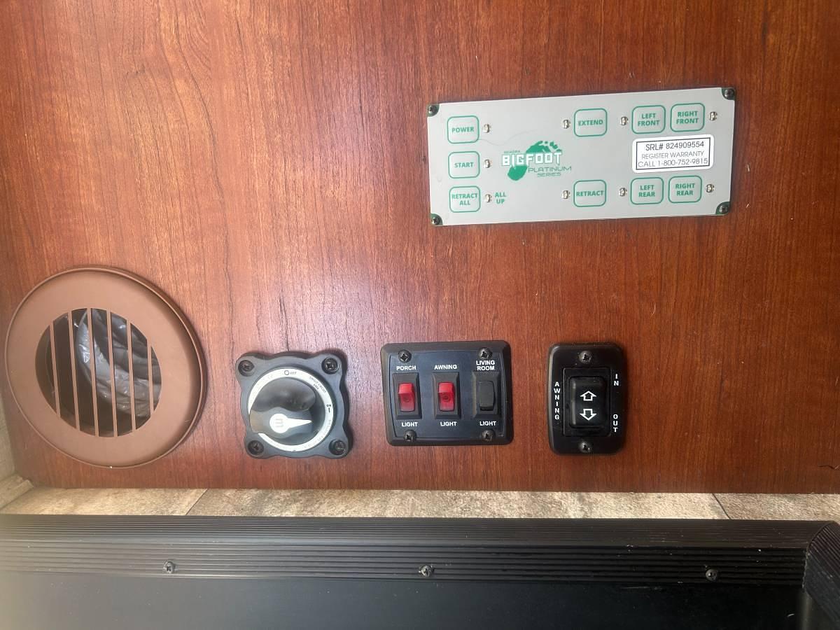 Used 2016 Forest River Sunseeker 2290S