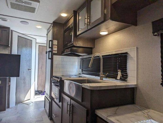 Used 2021 Dutchmen Coleman Light 2515RL