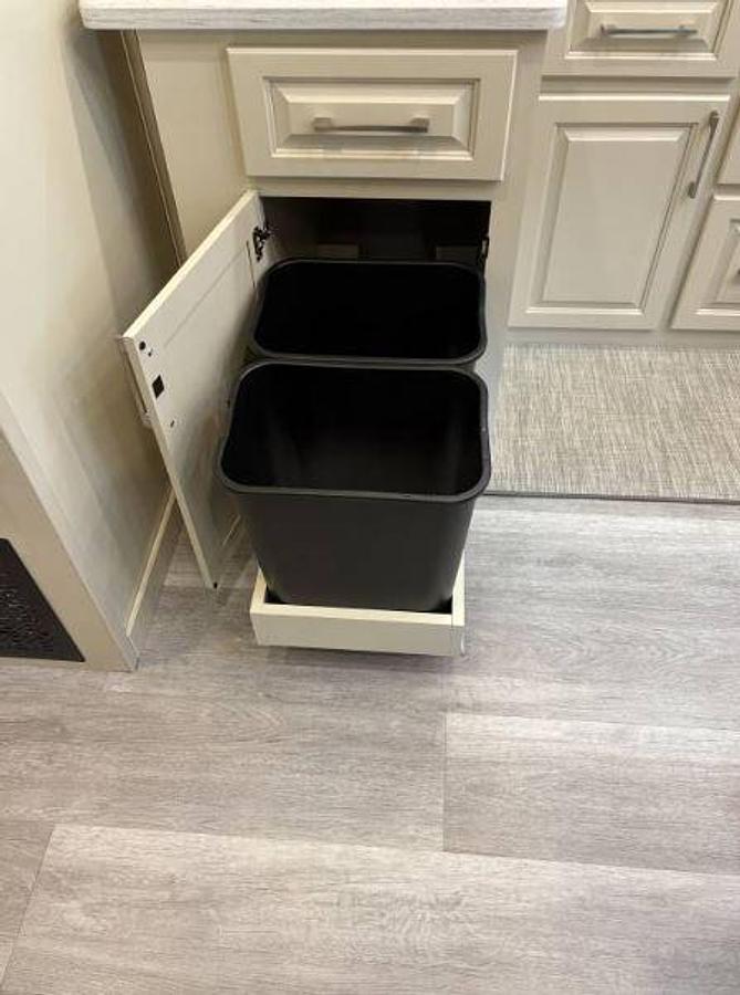 Used 2023 Luxe Elite 44FL Fifth Wheel