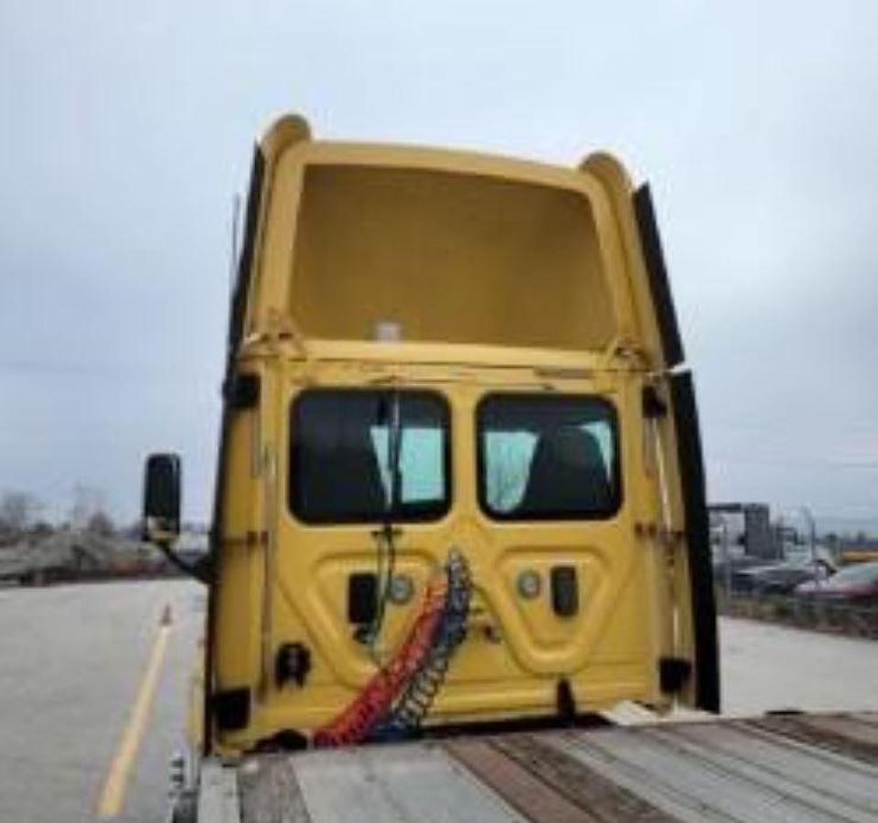 Used 2012 FREIGHTLINER CASCADIA 113