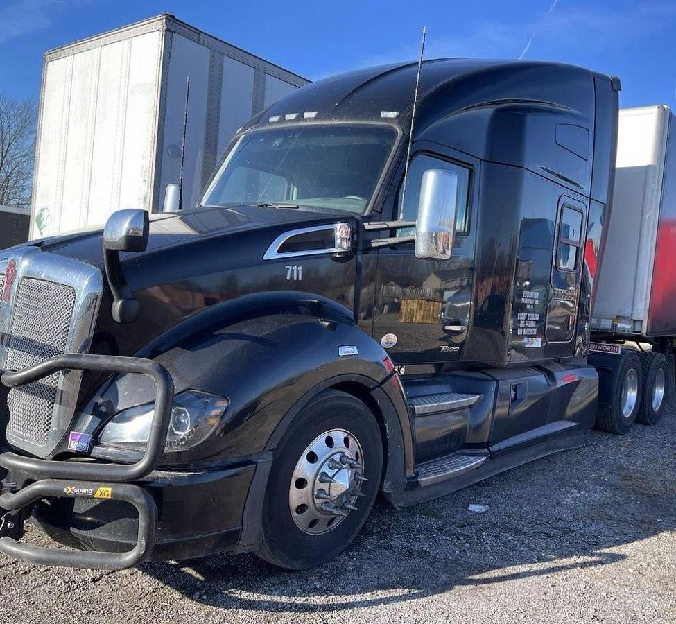 Used 2009 Mack Granite GU813 Grapple Truck