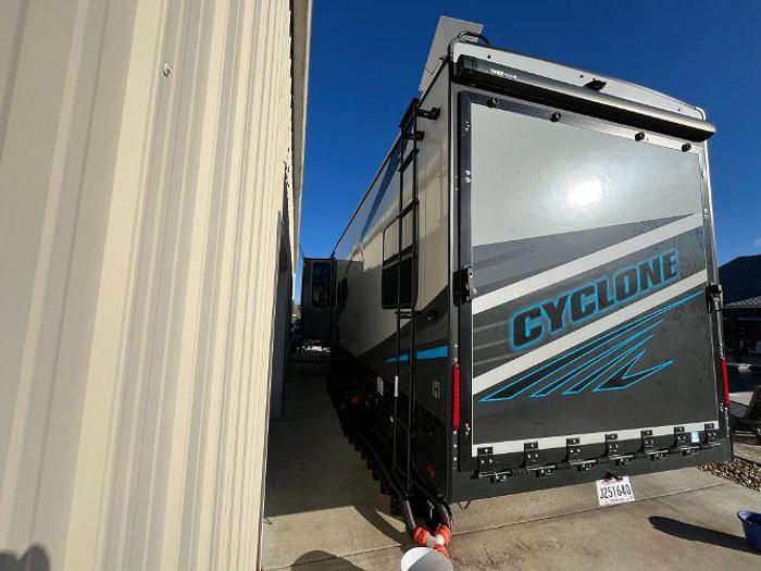 Used 2024 Heartland Cyclone 4006