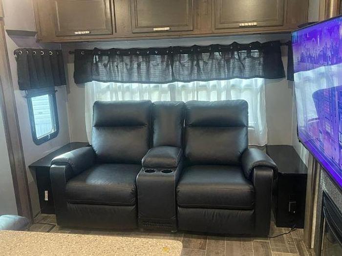 Used 2017 Highland Ridge Open Range Roamer RT323RLS