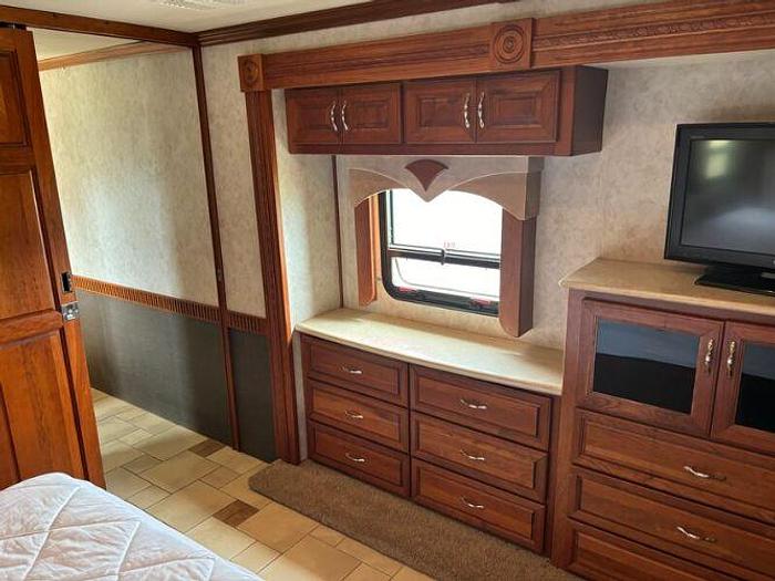 Used 2010 American Coach American Traditions 45Y